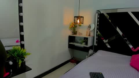 Isabella online show from 24, 9, 2025