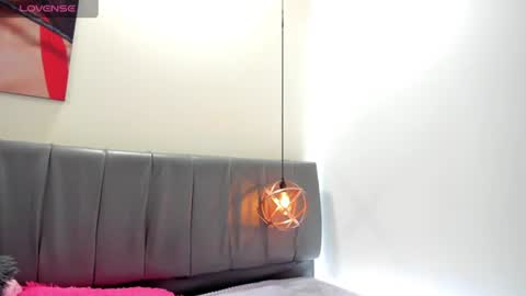 Snapshot of iisabella_noa chatting on 8, 7, 2026 Isabella online show from 8, 7, 2026