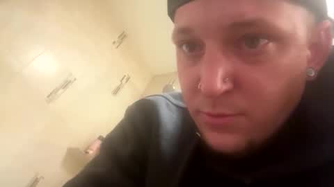 iknowuslut online show from 8, 4, 2026