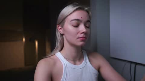 ileanacampbel online show from 4, 1, 2025