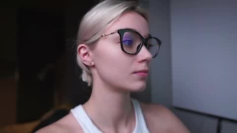 ileanacampbel online show from 7, 1, 2025