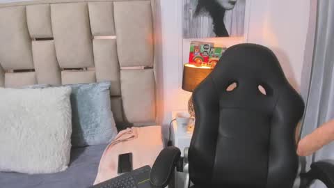 ILY   online show from 30, 12, 2024