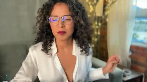 Snapshot of illaroom chatting on 23, 12, 2024 Kloe online show from 23, 12, 2024