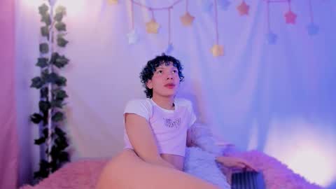 Snapshot of im_alejo chatting on 14, 12, 2025 Alejo independent model online show from 14, 12, 2025