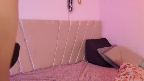 Snapshot of im_aurora_ chatting on 6, 11, 2025 aurora online show from 6, 11, 2025