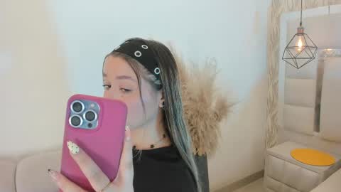 Snapshot of im_dalhia chatting on 6, 6, 2026 DAHLIA online show from 6, 6, 2026