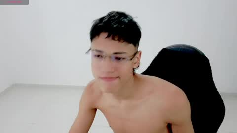 im_david01 online show from 13, 4, 2026