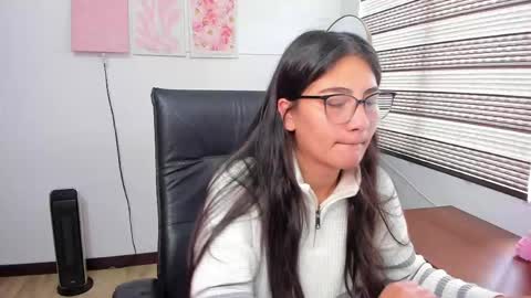 Mia online show from 3, 4, 2026