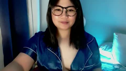 Snapshot of im_ur_cutiewife chatting on 25, 10, 2025 cherryl online show from 25, 10, 2025