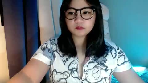 Snapshot of im_ur_cutiewife chatting on 3, 11, 2025 cherryl online show from 3, 11, 2025