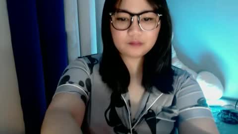 Snapshot of im_ur_cutiewife chatting on 5, 11, 2025 cherryl online show from 5, 11, 2025