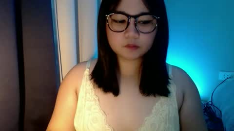 Snapshot of im_ur_cutiewife chatting on 17, 11, 2025 cherryl online show from 17, 11, 2025