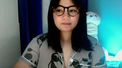 Snapshot of im_ur_cutiewife chatting on 4, 12, 2025 cherryl online show from 4, 12, 2025