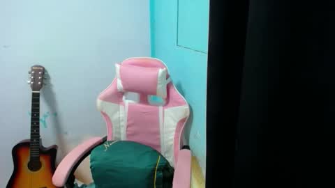 Snapshot of im_your_sexy_wifexxx chatting on 28, 10, 2025 Ms. M online show from 28, 10, 2025