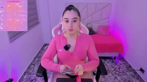  independient model online show from 17, 11, 2025