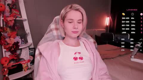 Snapshot of imnotmia chatting on 17, 11, 2025 Mia online show from 17, 11, 2025