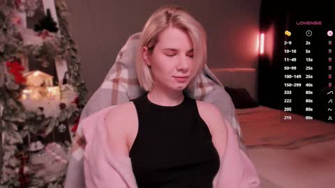 Snapshot of imnotmia chatting on 5, 12, 2025 Mia online show from 5, 12, 2025