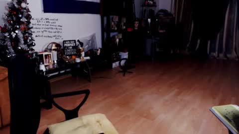 Empress online show from 8, 3, 2025