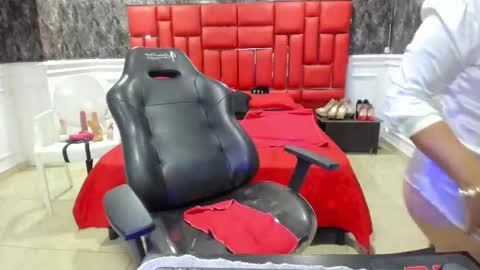 Snapshot of imyourdirtymilf chatting on 7, 11, 2025 Karina online show from 7, 11, 2025