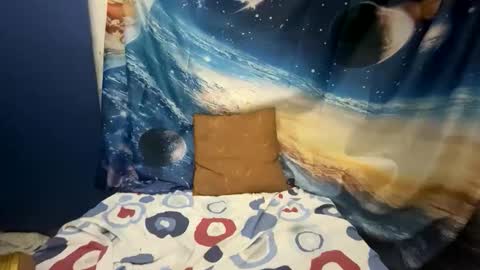 Snapshot of incredulous1708 chatting on 29, 10, 2025 incredulous1708 online show from 29, 10, 2025