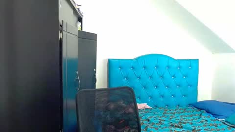 Snapshot of incubus_couple1 chatting on 12, 1, 2025 incubus_couple1 online show from 12, 1, 2025