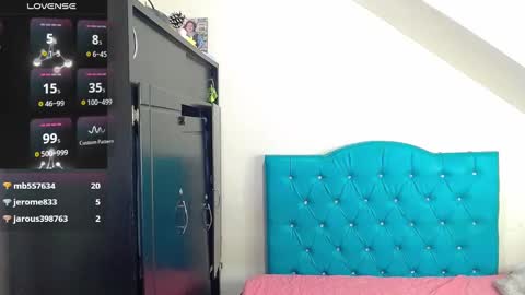 Snapshot of incubus_couple1 chatting on 9, 3, 2025 incubus_couple1 online show from 9, 3, 2025