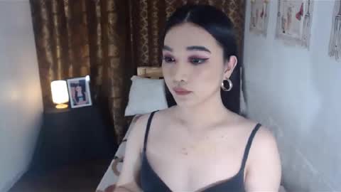 indestructabletrixie online show from 13, 1, 2025