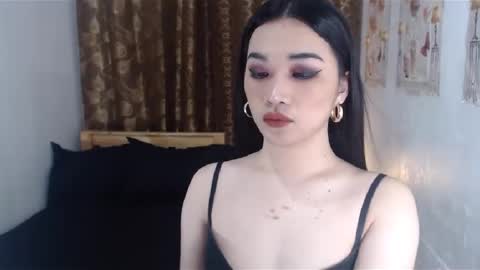 indestructabletrixie online show from 25, 1, 2025