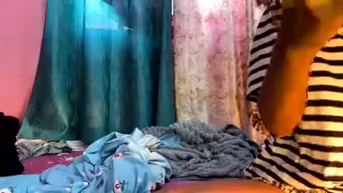 Snapshot of indian_couple247 chatting on 14, 10, 2025 new indian couple online show from 14, 10, 2025