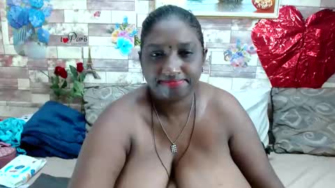Snapshot of indianblue3 chatting on 5, 2, 2025 tracy online show from 5, 2, 2025