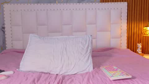 Snapshot of indiancutiie chatting on 13, 9, 2025 LITTLE AINHOA online show from 13, 9, 2025