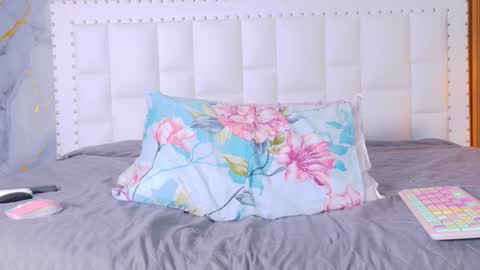 Snapshot of indiancutiie chatting on 16, 10, 2025 LITTLE AINHOA online show from 16, 10, 2025