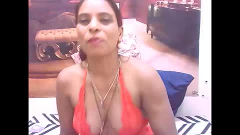 indiansexyass4u2luv online show from 18, 2, 2025