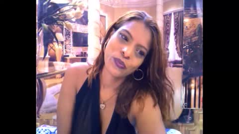 indiansexyass4u2luv online show from 11, 4, 2026