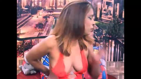 indiansexyass4u2luv online show from 14, 4, 2026