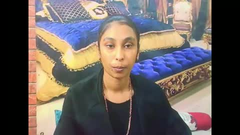 indiansexybutt4u2luv online show from 27, 6, 2026