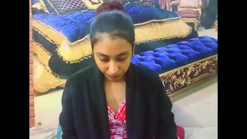 indiansexybutt4u2luv online show from 29, 6, 2026