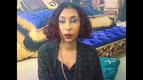 indiansexybutt4u2luv online show from 7, 7, 2026