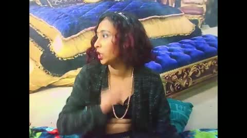 indiansexybutt4u2luv online show from 7, 7, 2026