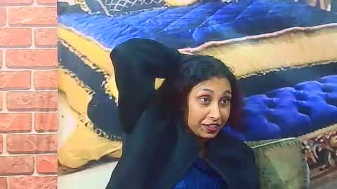 indiansexybutt4u2luv online show from 17, 7, 2026