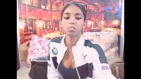 indiansexyslender4u2luv online show from 23, 1, 2025