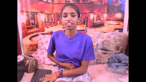 indiansexyslender4u2luv online show from 24, 1, 2025