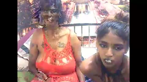indiansexyslender4u2luv online show from 28, 1, 2025