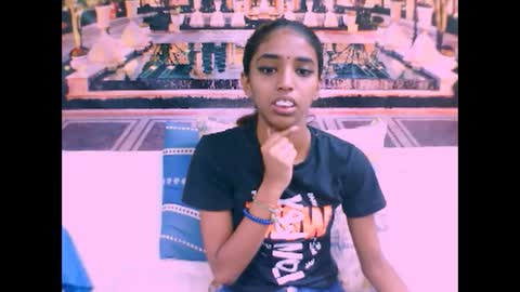 indiansexyslender4u2luv online show from 4, 2, 2025