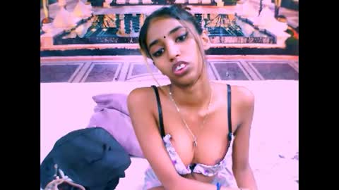 indiansexyslender4u2luv online show from 12, 2, 2025