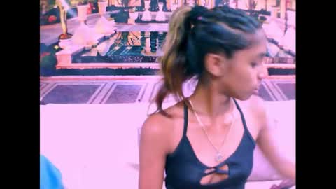 indiansexyslender4u2luv online show from 19, 2, 2025