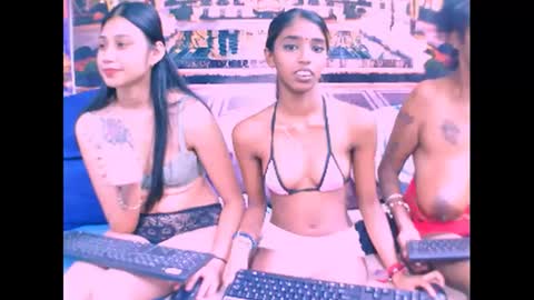 indiansexyslender4u2luv online show from 3, 3, 2025