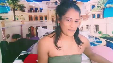 Snapshot of indiansexysmyle chatting on 26, 10, 2025 Azi online show from 26, 10, 2025