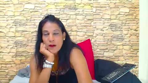 Snapshot of indiansexysmyle chatting on 5, 12, 2025 Azi online show from 5, 12, 2025