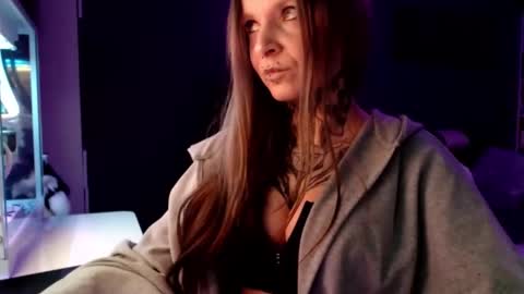 Snapshot of inesdesire chatting on 6, 1, 2025 InesDesire online show from 6, 1, 2025